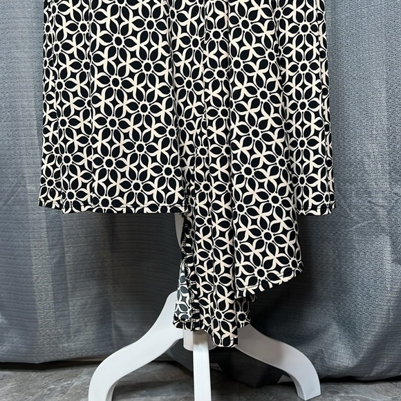 EN FOCUS CREAM AND BLACK LONG SLEEVED FAUX WRAP DRESS SIZE 12 - Picture 5 of 10